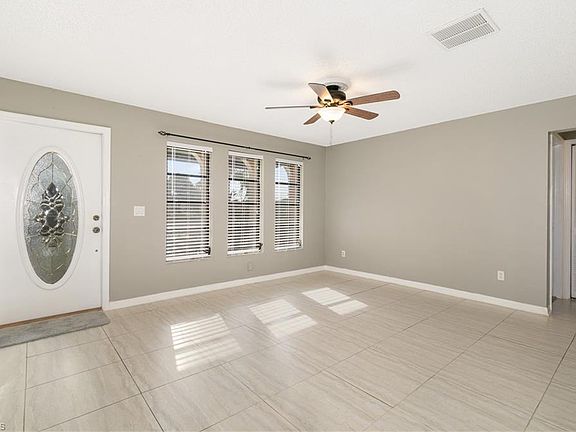 4th image of 1810 Country Club Blvd