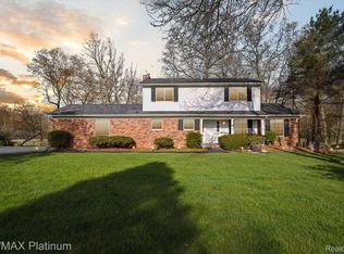 4253 Elderberry Dr, Brighton, MI 48114