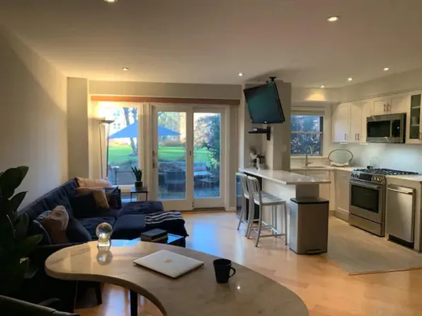 2500 Q St NW, Washington, DC