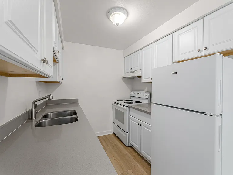 511 Avenue D #B — Photo 13