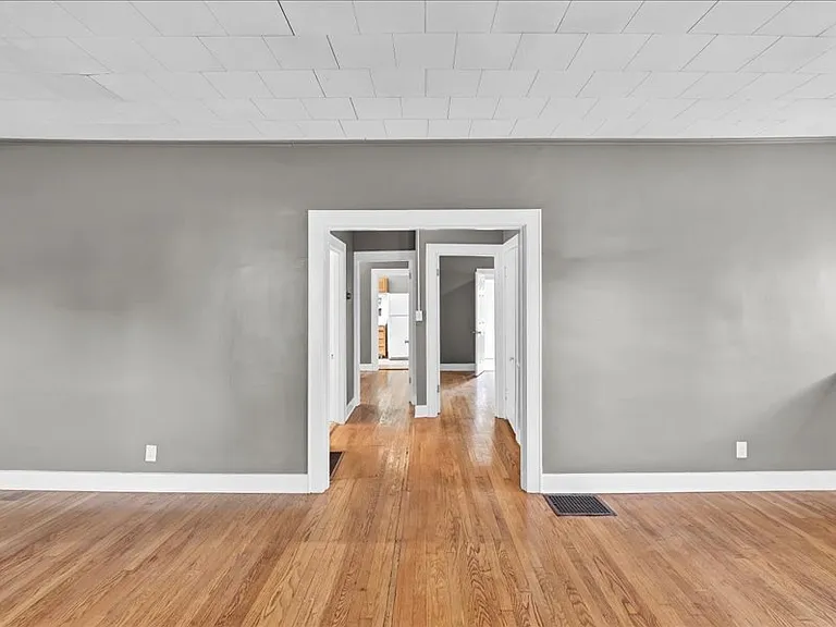 3220 Grant Ave — Photo 4