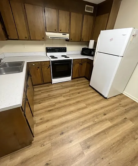 307 N Main St #20 — Photo 5