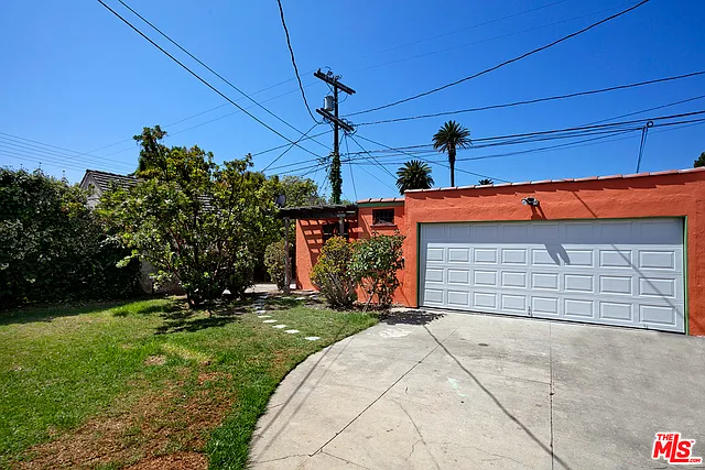 2035 Selby Ave — Photo 20