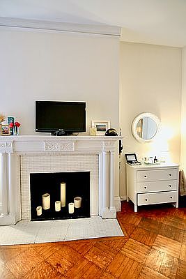 4th image of 11 E 66th St APT 4B