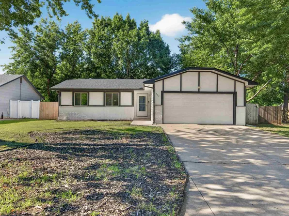 207 E North Point Dr, Derby, KS 67037