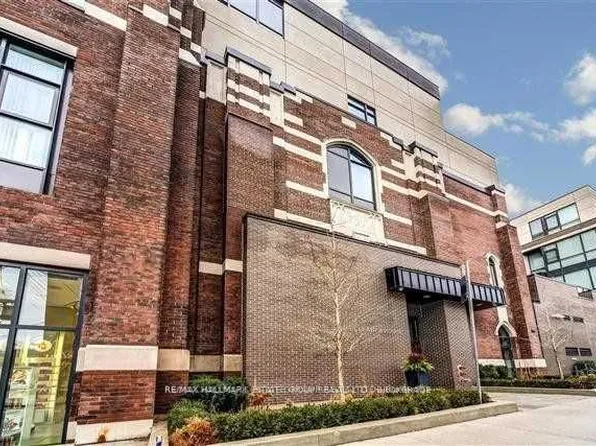 2 Bellefair Ave #303, Toronto, ON M4L 3T8