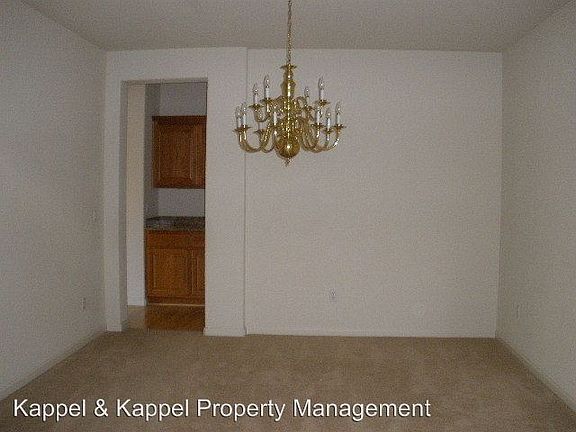 3rd image of 1018 Overland Pl