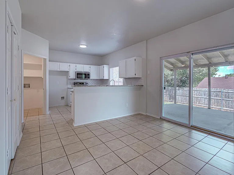 1411 Prentice St — Photo 8