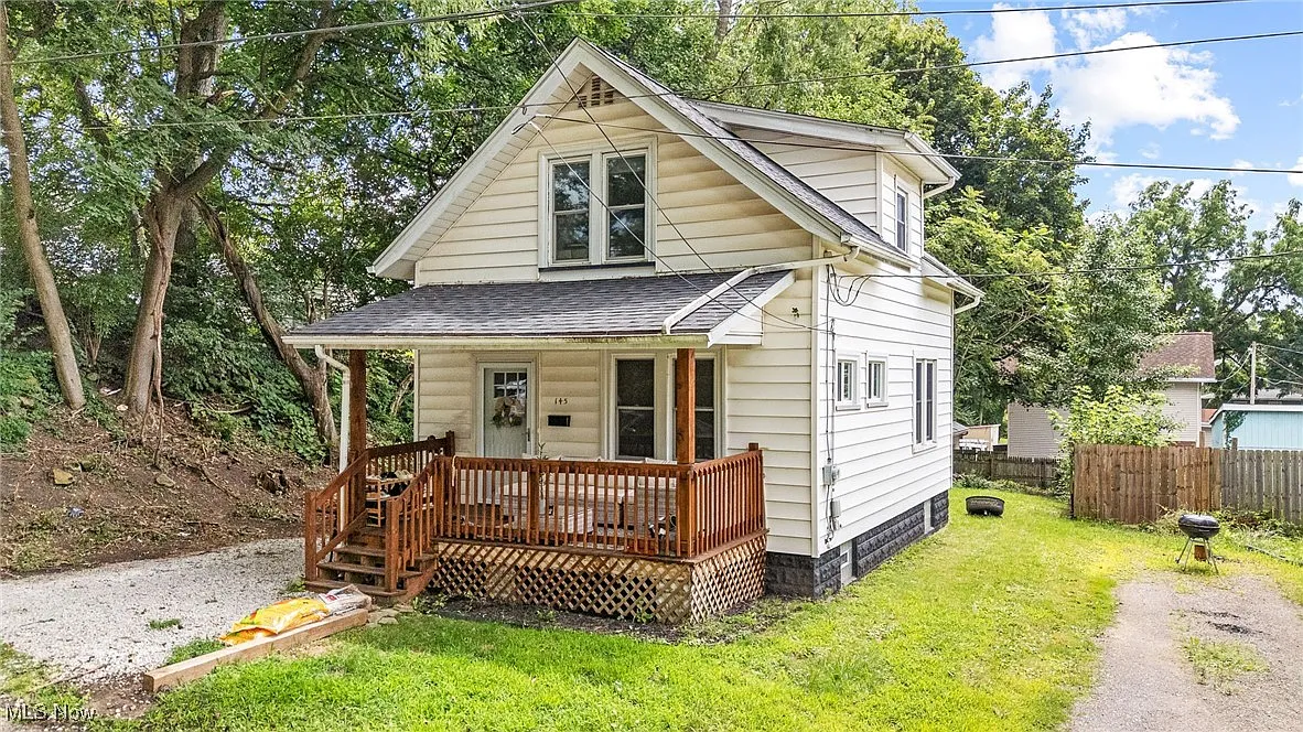 145 Ohlman Ct NE photo 1