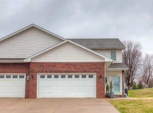 2612 122nd St, Urbandale, IA 50323