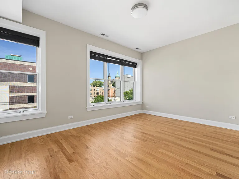 2329 W Chicago Ave — Photo 4