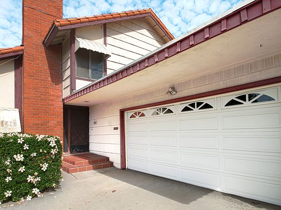 2-Car Garage