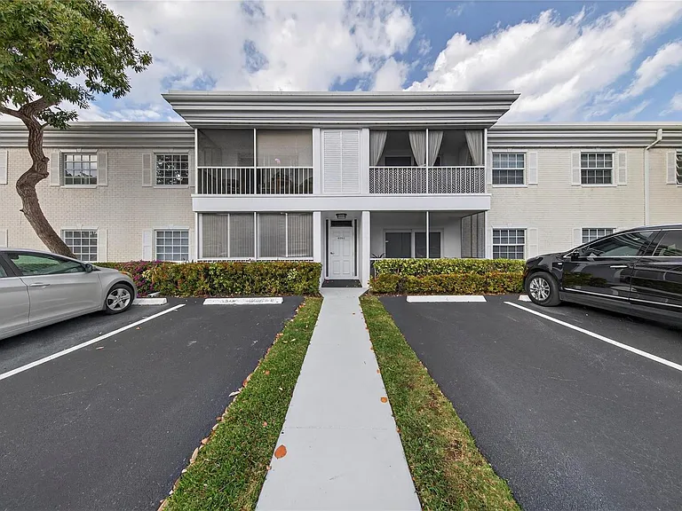 6253 Bay Club Dr #1 — Photo 58