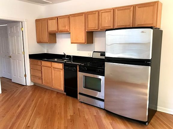 4th image of 2329 N Geneva Ter APT 2RN