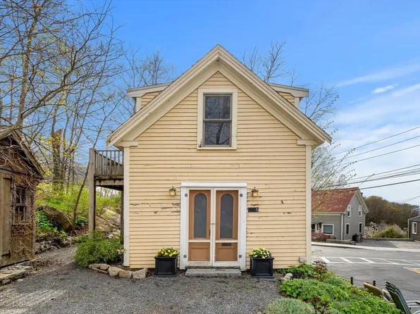 1105 Washington St, Gloucester, MA 01930