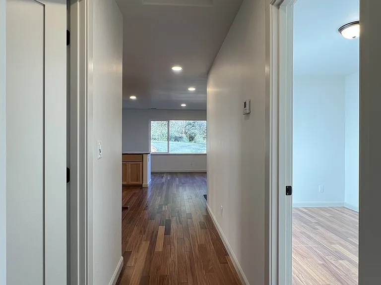 537 Bayside Rd — Photo 9