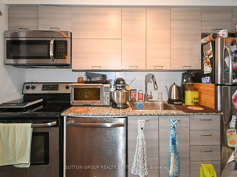 20 Joe Shuster Way #705 — Photo 6