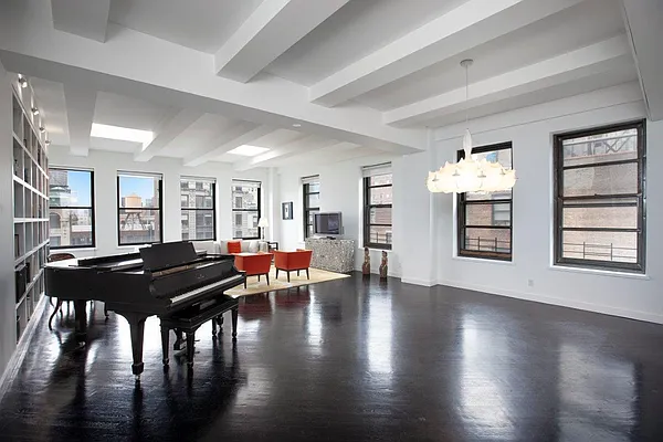 Rented by Siderow Residential Group | media 4
