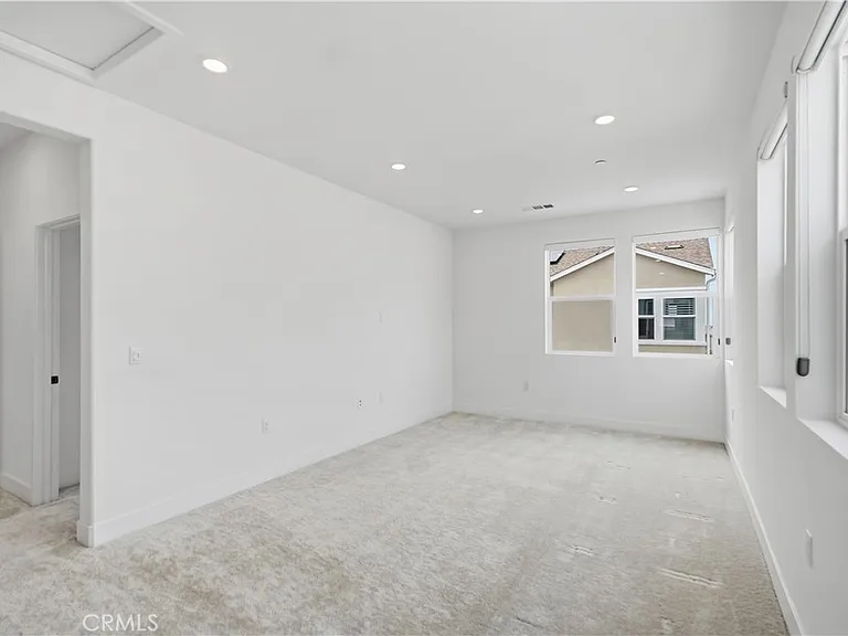 208 Yerba — Photo 34