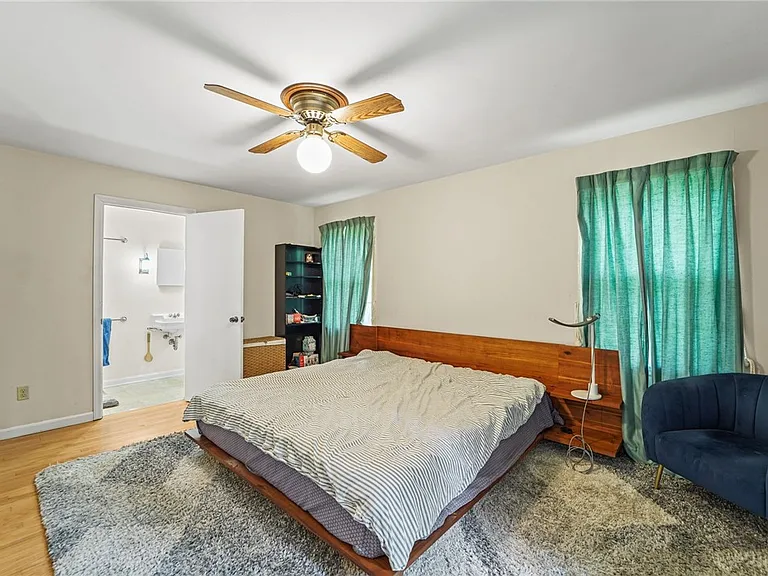 102 Corson Pl — Photo 33