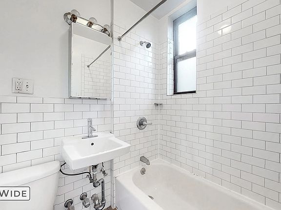 4th image of 304 E 90th St APT 4B