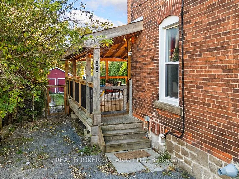 88 Moore St — Photo 40