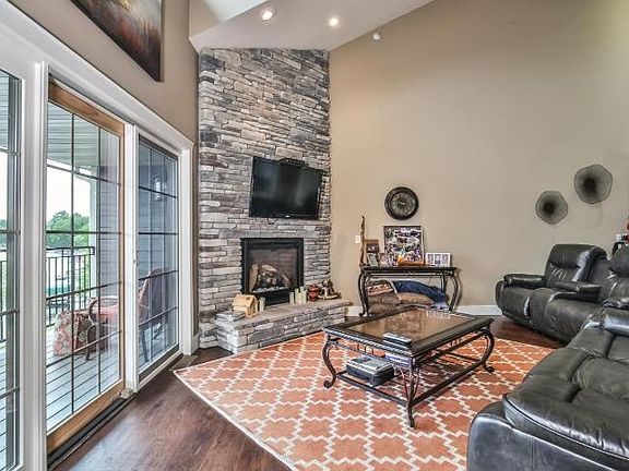 5th image of 8596 Lakeview Dr #A