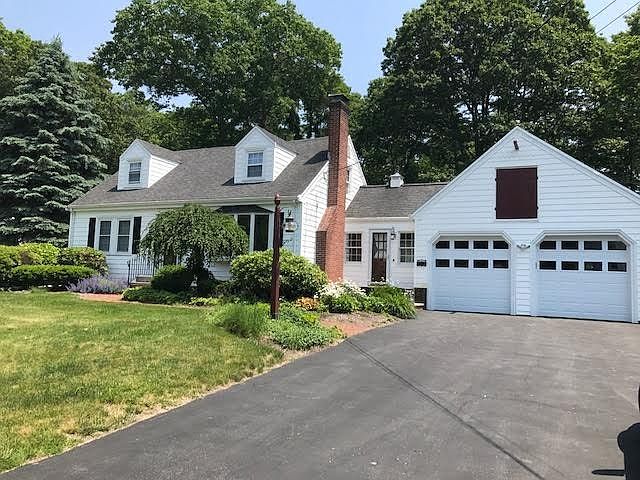1st image of 33 Crestwood Cir