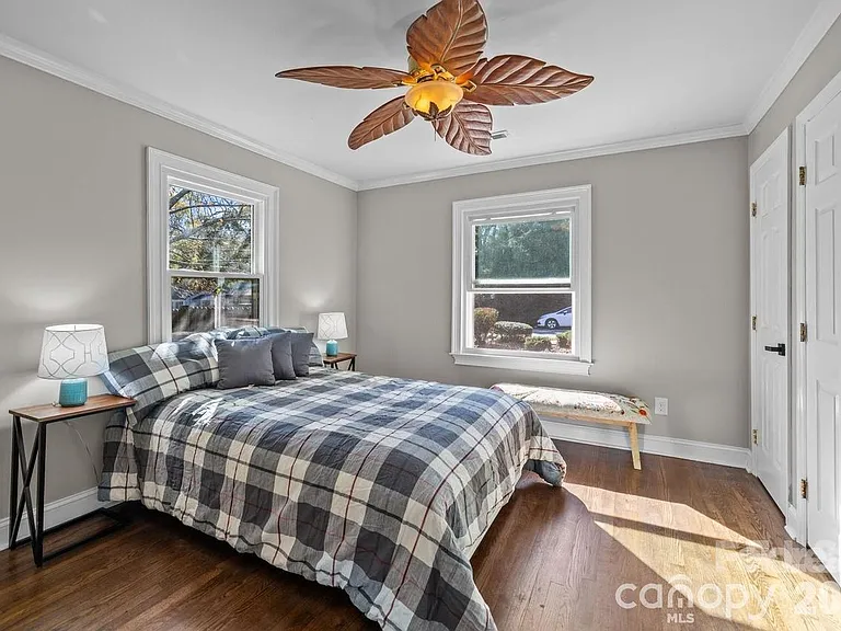 1501 Herrin Ave — Photo 8