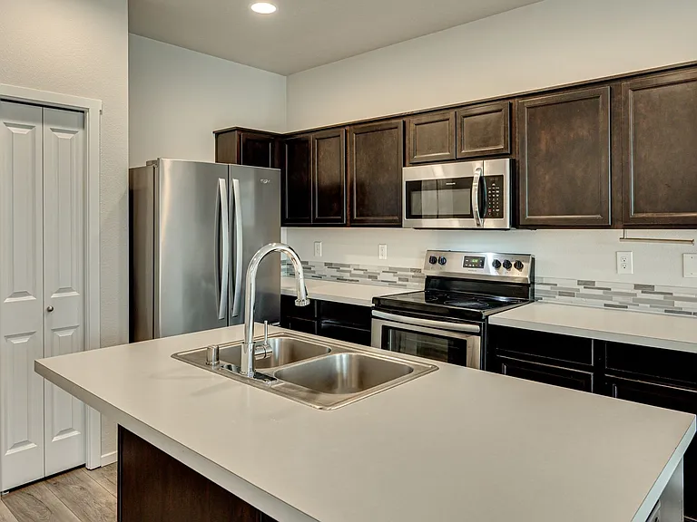 1916 S Robin Way — Photo 6