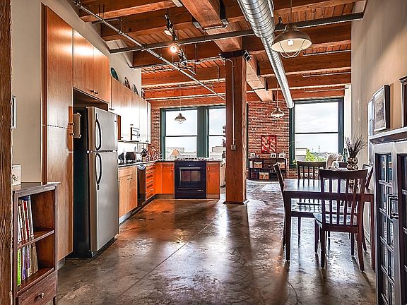 2nd image of 901-907 Washington Ave #410