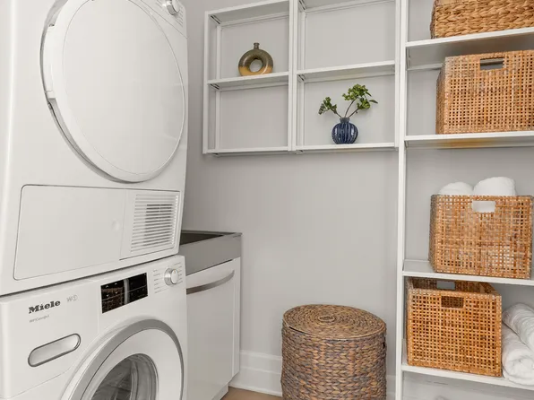 30 Main Street image 19 of 22