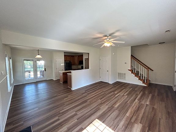 5th image of 402 Wilmer Ave