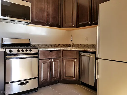 Rented by Hillel Realty Group | media 8