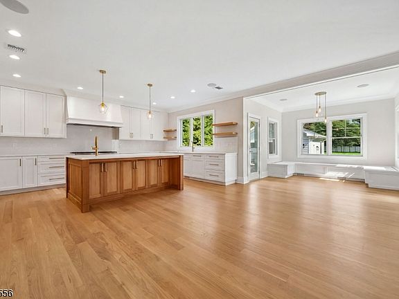 5th image of 391 Woodland Rd