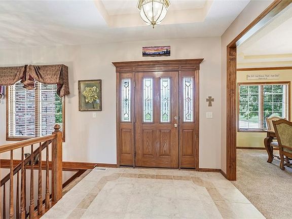 5th image of 602 Canyon Dr