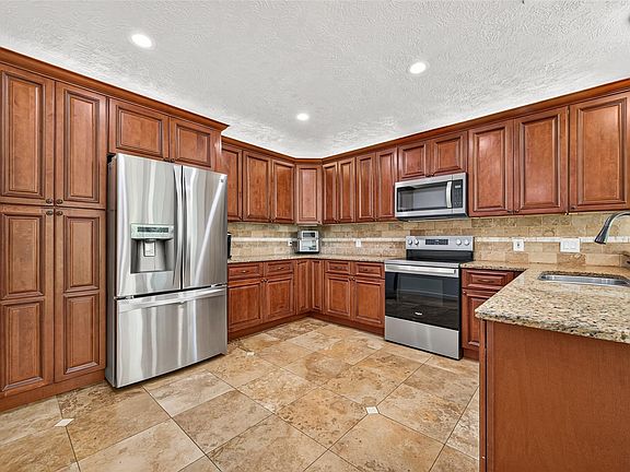 3rd image of 9503 Pine Rd