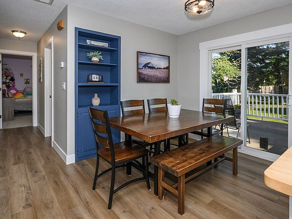 5th image of 216 Coulee Dr