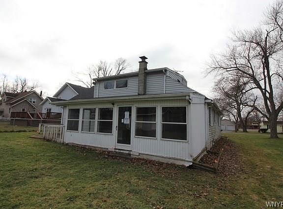 3rd image of 5855 Pearl St