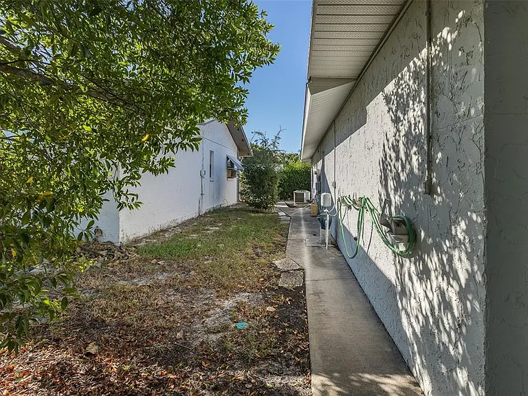 8015 San Fernando Dr — Photo 43