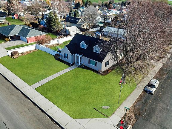 3rd image of 303 S Park St