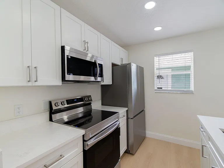2831 N Seacrest Blvd #A — Photo 11