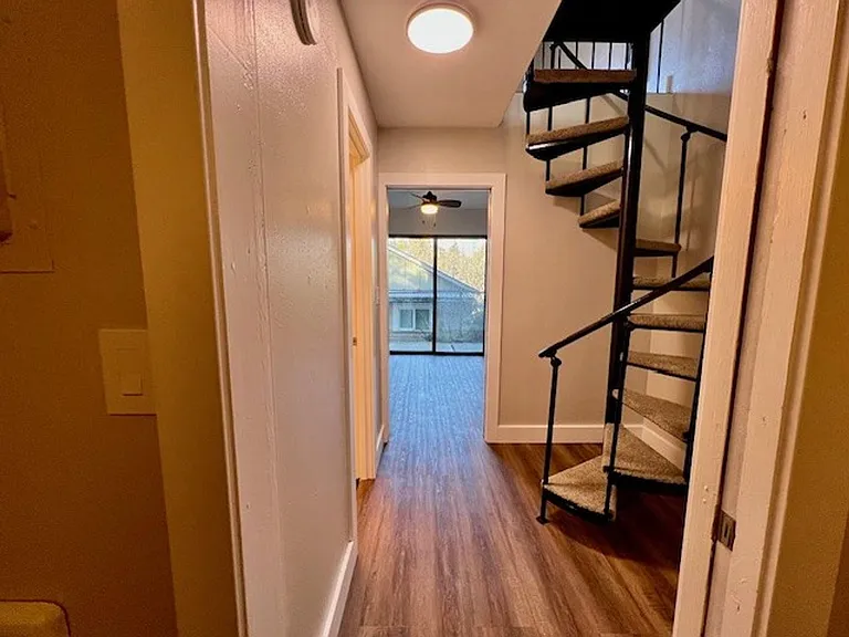 1127 S 10th St — Photo 18