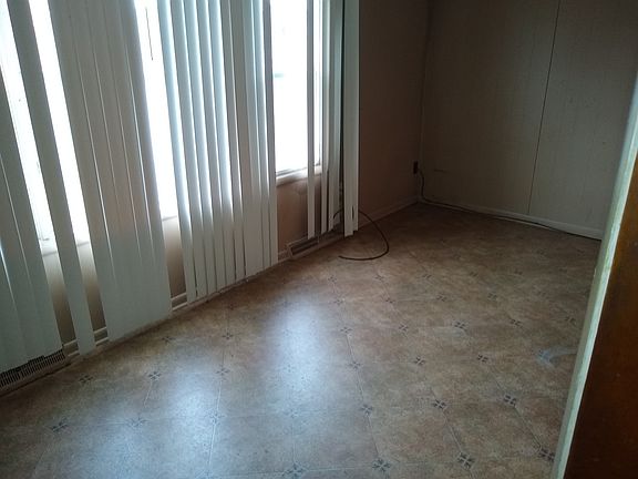 5th image of 934 S 22nd Ave