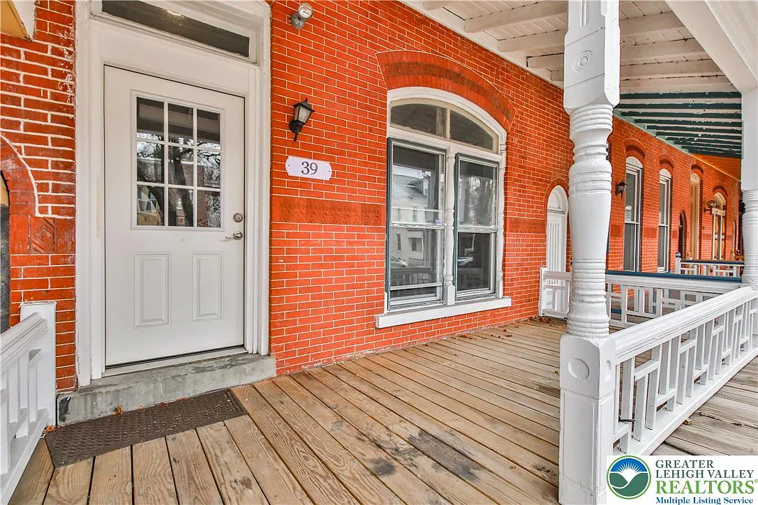 1 bed, 1.0 bath, 650 sqft, $1,250 — Photo 3