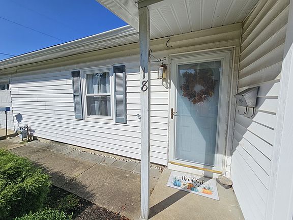 3rd image of 18 SE Crescent Dr