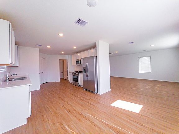 5th image of 18727 Charter Elm Dr