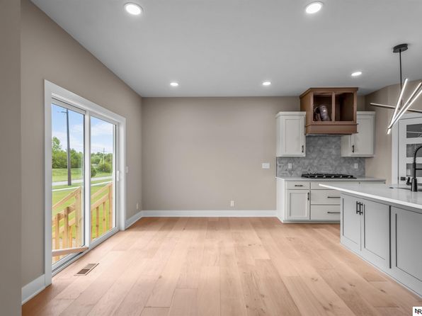 13555 S 49th St, Papillion, NE 68133 view 4