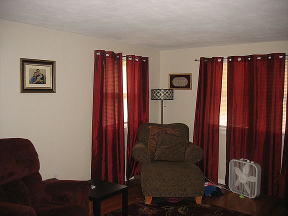 3rd image of 230 Wheaton Road # Fl 2nd