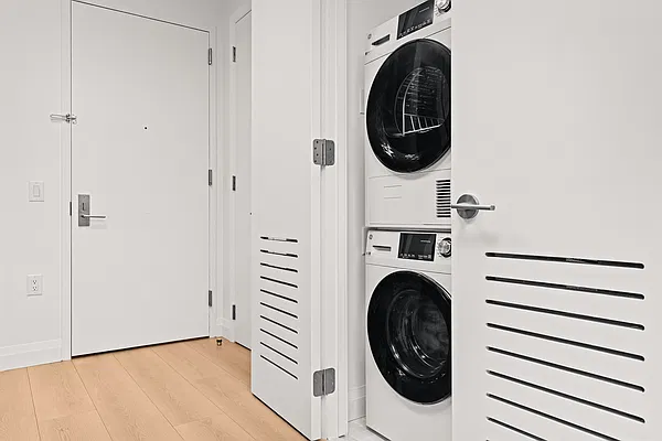 Laundry, photo 1